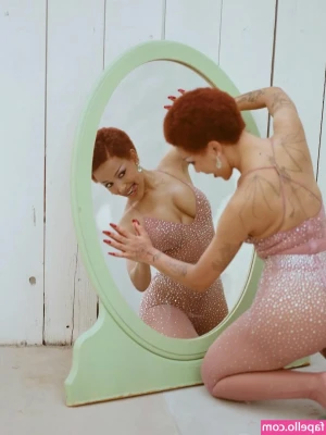 Doja Cat [ doja-cat ] - Think I’m going to buy more underwear what you think ?:)