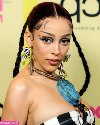 Doja Cat [ doja-cat ] - Coming out Friday   My legs were shaaaaaking after this one