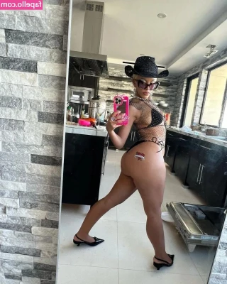 Doja Cat [ doja-cat ] - Did you like our morning photos? 🍆🌶🥕