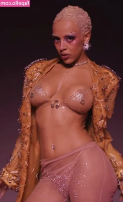 Doja Cat [ doja-cat ] - Testing this automatic masturbator toy. Intense and a lot of fun! part 1