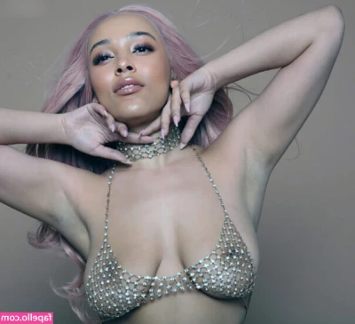 Doja Cat [ doja-cat ] - What kinky food review should be next    Chili Cheese Hot Dog Or