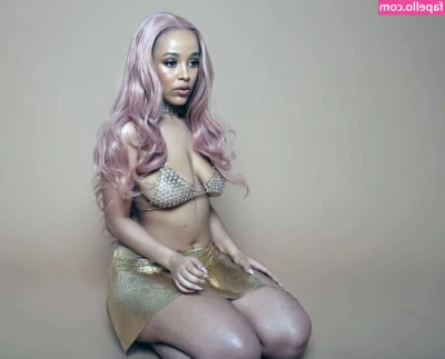 Doja Cat [ doja-cat ] - Otra foto de mi amante   Si te gustaría ver su primer anal