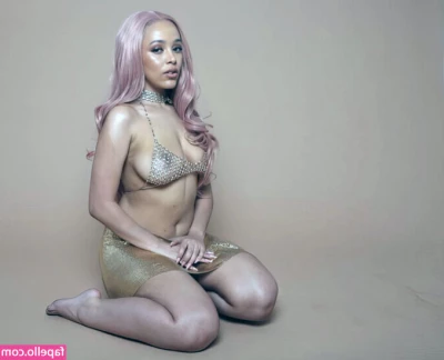 Doja Cat [ doja-cat ] - This was my outfit to visit Frankfurt  Do you like it