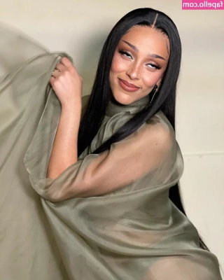 Doja Cat [ doja-cat ] - Sake  cachondeo y unas cogidas      Desde tierras Niponas