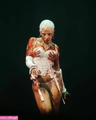Doja Cat [ doja-cat ] - @waterandsee had me cuming so hard I had to look over at Daddy like