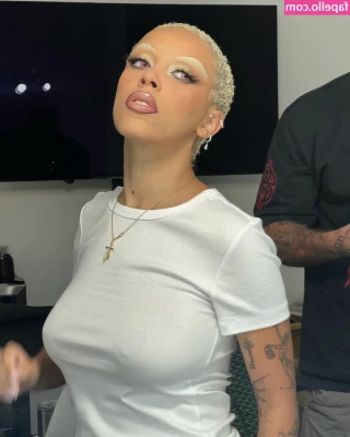 Doja Cat [ doja-cat ] - Shirt or no shirt?