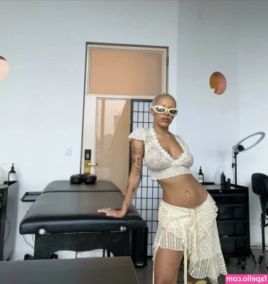 Doja Cat [ doja-cat ] - my hair matched my underwear today xx