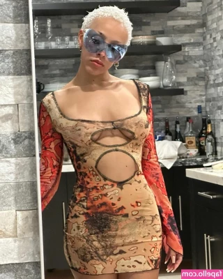 Doja Cat [ doja-cat ] - If you want to see me with less on just DM me a message  it s all