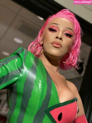 Doja Cat [ doja-cat ] - Going LIVE on my main page tonight at 9pm PST