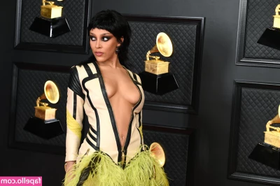 Doja Cat [ doja-cat ] - Good afternoon, guys! I just came to let you know that my Instagram