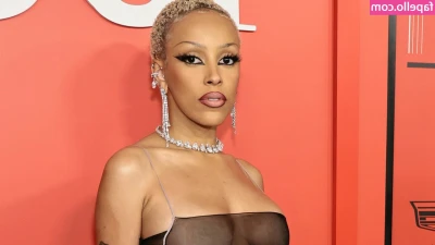 Doja Cat [ doja-cat ] - Nothing makes me hornier than seeing tips in my DMs 🥵