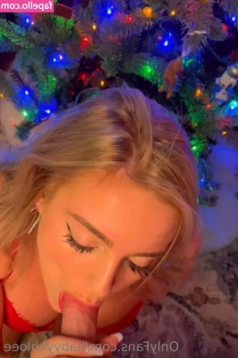 babyykhloee - 你也有一個當你停下時 她總會直接補刀 的女人嗎