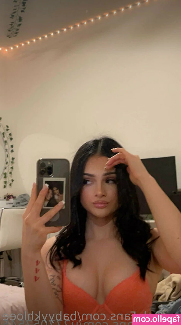 babyykhloee - Just a sexy pic to say Goodnight to all my subscribed fans!