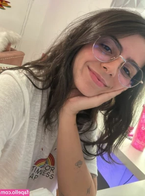 Paula Nobre [ paula-nobre ] - It s hot af out  but I still want to cum