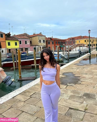 Fernanda Robles [ fernanda-robles ] - the juiciest fruit of them all 🍎😋