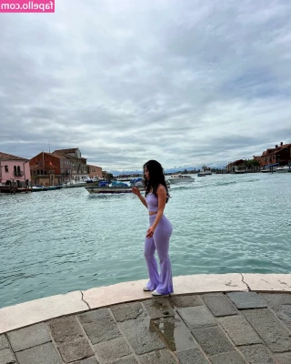 Fernanda Robles [ fernanda-robles ] - My morning ritual - getting off  So glad you could join me  I hope