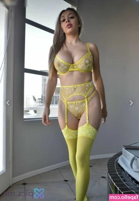 Britney Rodriguez [ britney-rodriguez ] - Last 2 weeks of pregnancy  If you want pictures or videos ask me in