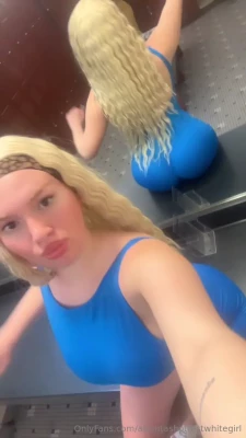 atlantashottestwhitegirl - 