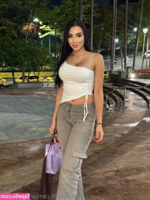 arianavargas - Lazy Saturday