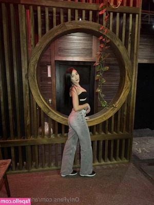 arianavargas - Happy New Year!! Check your DM's xoxo