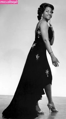 Celia Cruz [ celia-cruz ] - Round ass
