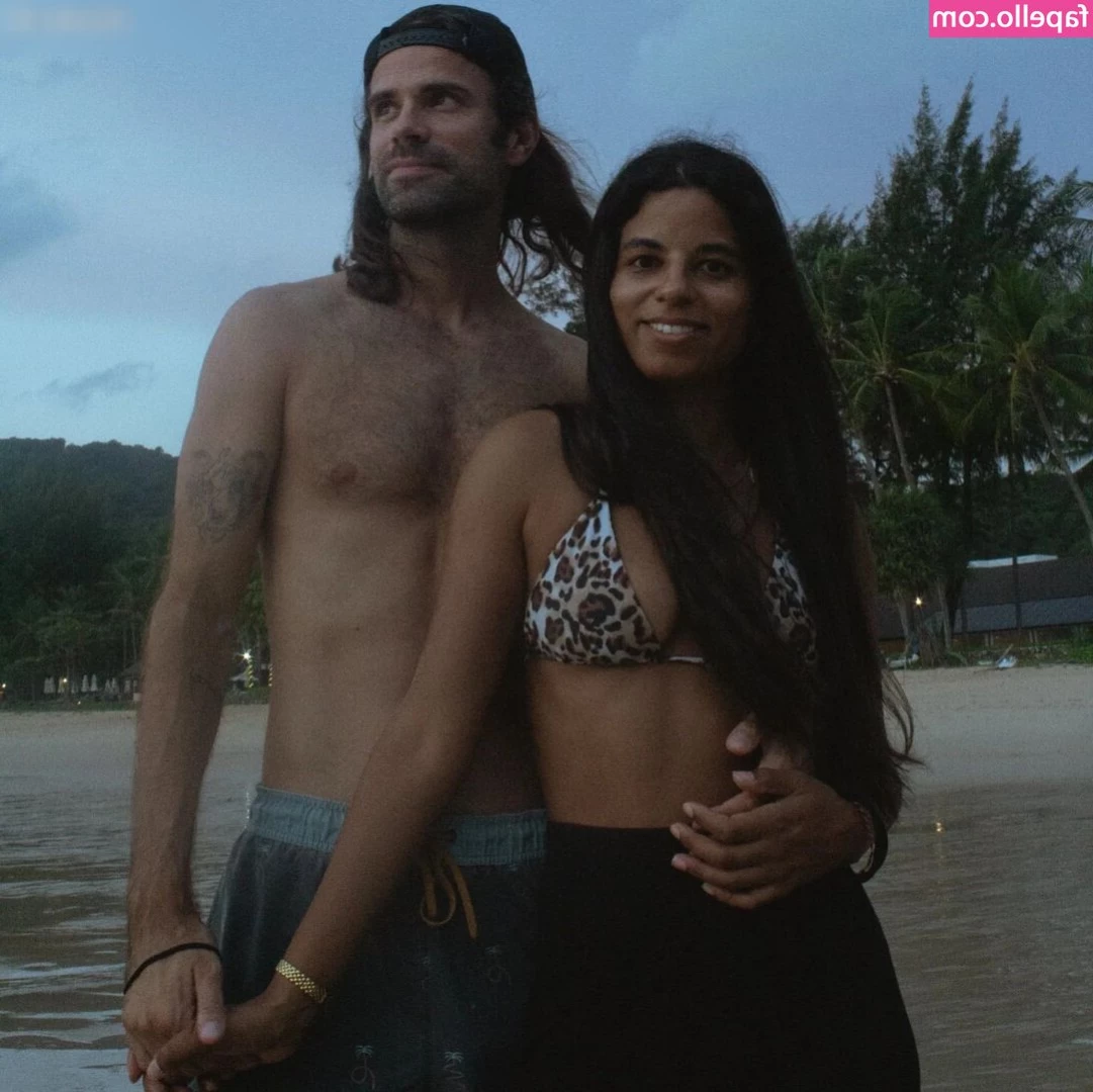 lorenasoleil / earthtravelstories [ lorenasoleil-earthtravelstories ] - Hot tit nipple play  Video in your DMs
