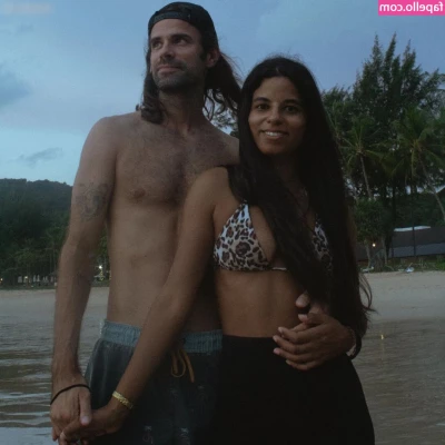 lorenasoleil / earthtravelstories [ lorenasoleil-earthtravelstories ] - Hot tit nipple play  Video in your DMs