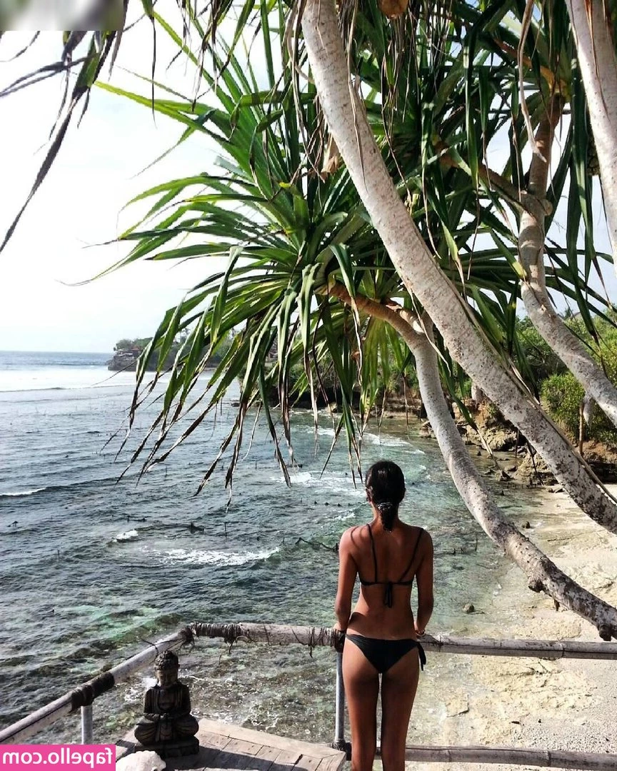lorenasoleil / earthtravelstories [ lorenasoleil-earthtravelstories ] - Feeling cute today so I thought I would say good morning