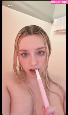 Ashtronova [ ashtronova-1 ] - Wish someone would suck my toes