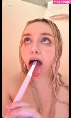 Ashtronova [ ashtronova-1 ] - I wonder if you'll hire me as your secretary🔥😜