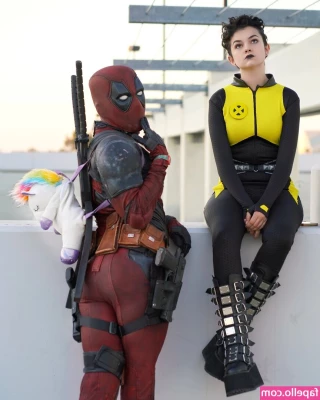 Mina Kess [ mina-kess ] - Upskirt