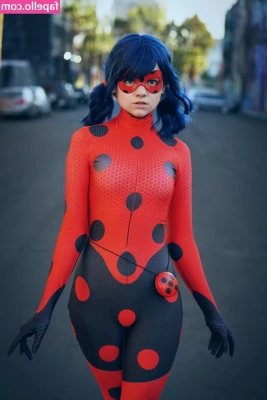 Mina Kess [ mina-kess ] - I could use an extra hand...