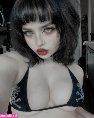 QueenNephilim - Hi guys  no tips for my bday  was 17th  or xmas awww no luv  lol