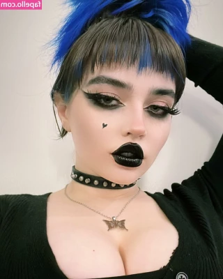 QueenNephilim - Happy Sunday, do you like this cozy set?