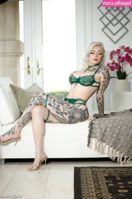 Nichole Saphir [ nichole-saphir ] - 2 MILFS are better than one  TIP  10 IF YOU AGREE