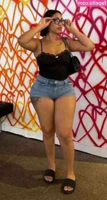 Queen Naija [ queen-naija ] - Thick BWC stopped by to drop a load down my throat    garagegloryhole2
