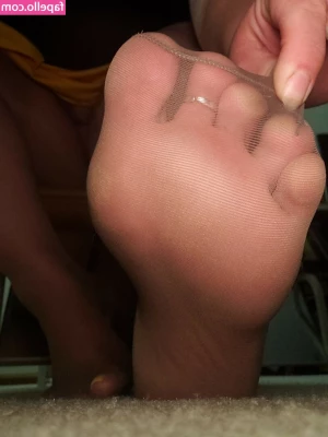 Nylonsandsocks - Good boys get tied up