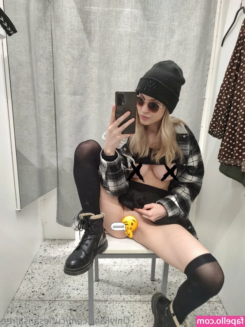 cutiesansafree - I am ass-olutely naughty 🍑🤭 Let me know if you're enjoying the