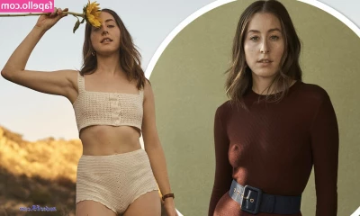 Haim Sisters [ haim-sisters ] - Don’t my baby blue toes look delicious with these heavy anklets and
