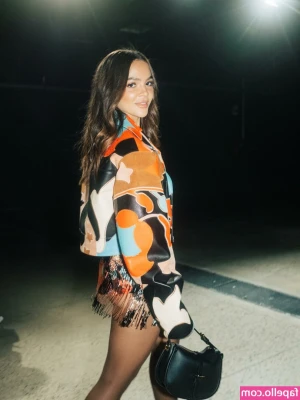 Mel Maia [ mel-maia ] - Me gusta echarme cremita y oler rico 😏😏 Me quieres oler la piel