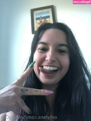 smilingcici - Playing for a while with my wet pussy