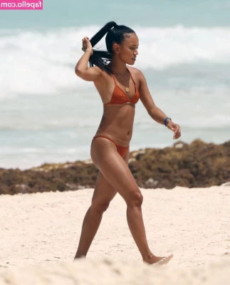 Karrueche Tran [ karrueche-tran ] - play with my titties