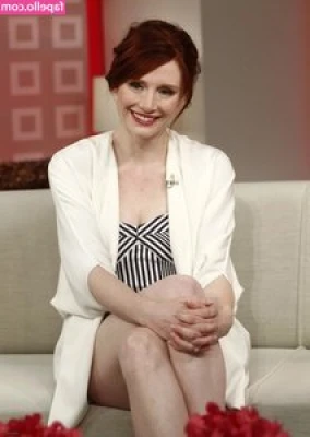 Bryce Dallas Howard [ bryce-dallas-howard ] - My lovely hump who can handle all this ass?? Leave your comments and