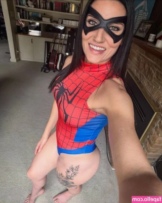Lesley Cusumano [ lesley-cusumano ] - I'm thinking about doing some naughty things in bed! You want that?
