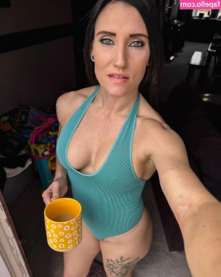 Lesley Cusumano [ lesley-cusumano ] - All the Toespread Tuesday shots from the admiral for my only fans