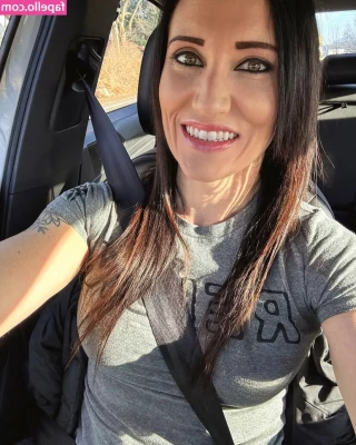Lesley Cusumano [ lesley-cusumano ] - Send nudes