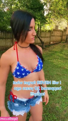 Lesley Cusumano [ lesley-cusumano ] - Who wants to see more of my not so little friend?