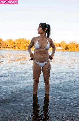 Lesley Cusumano [ lesley-cusumano ] - Like this if you want a handful 😉