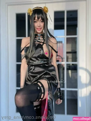 nina_grey [ nina-grey ] - Take them off please