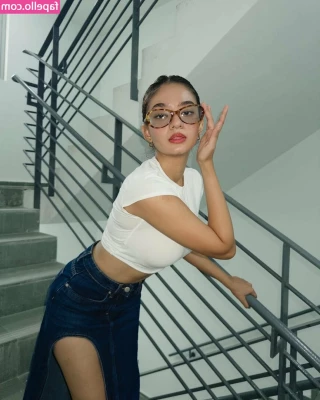 Anushka Sen [ anushka-sen ] - Hope you’re having a good day 💕 if you’re not I really really